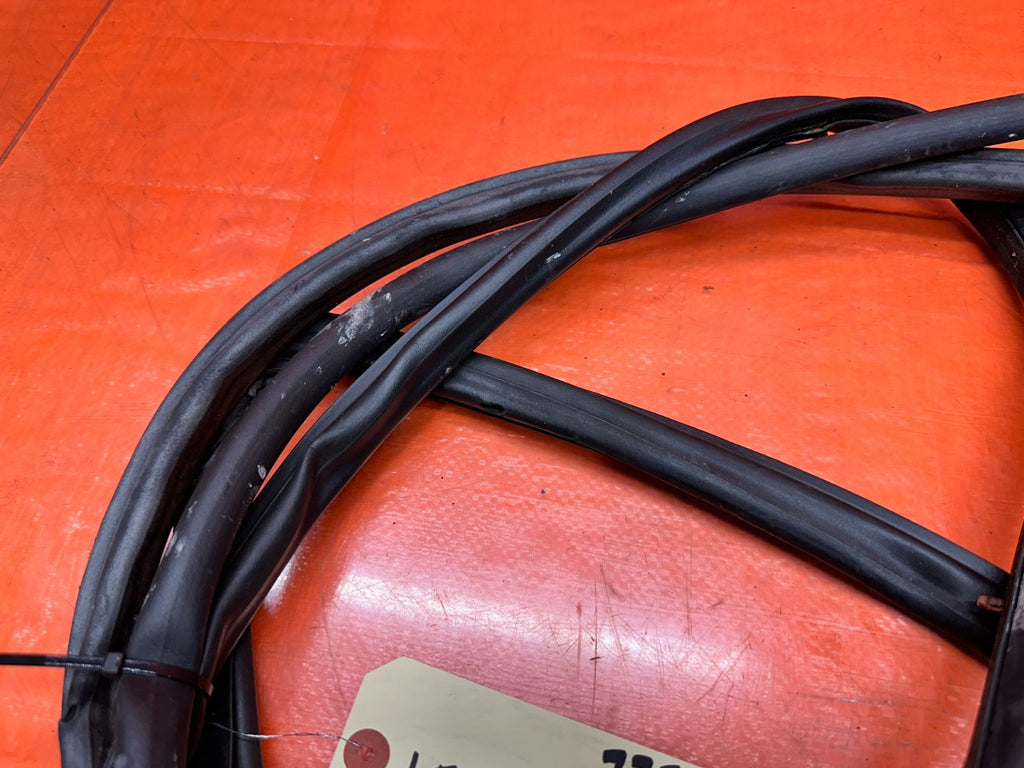 97 01 HONDA PRELUDE 2.2L DRIVER LEFT FRONT DOOR WEATHERSTRIP RUBBER SEAL OEM #337