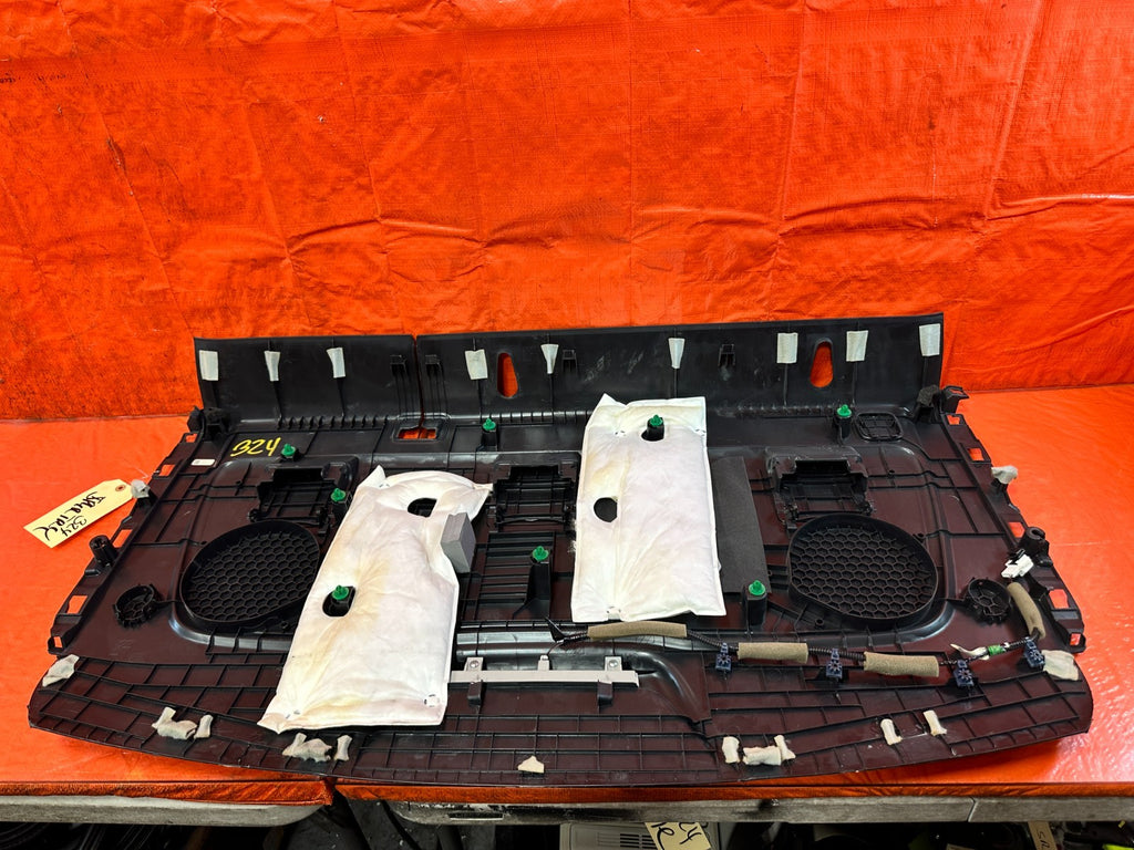 18 22 HONDA ACCORD   REAR SPEAKER TRAY THIRD BRAKE LIGHT TEIM PLASTIC OEM 32412