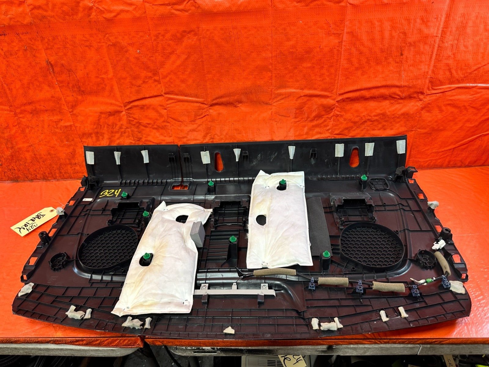 18 22 HONDA ACCORD   REAR SPEAKER TRAY THIRD BRAKE LIGHT TEIM PLASTIC OEM 32412