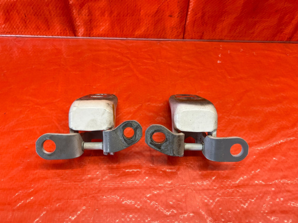02 06 ACURA RSX   PASSENGER RIGHT FRONT DOOR HINGE SET UPPER LOWER   OEM #1336
