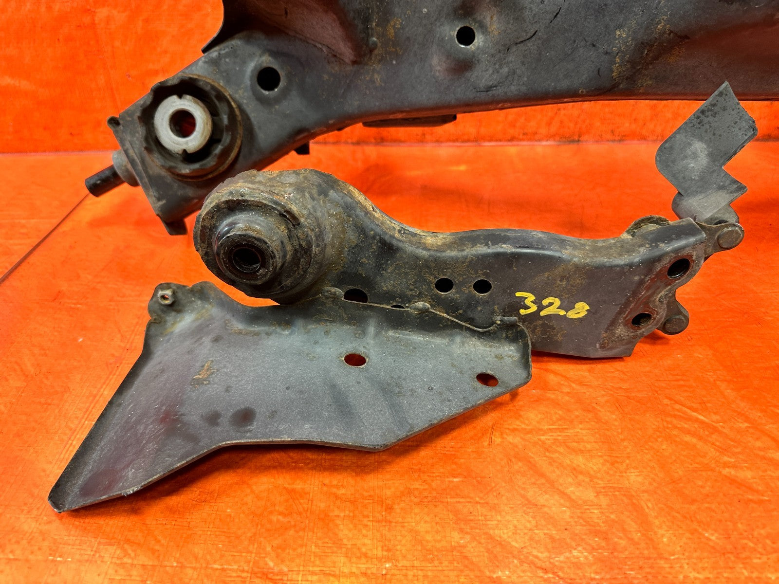 2008 2015 INFINITI G37 REAR SUBFRAME CROSSMEMBER SUSPENSION OEM 55400 JL00B 3289