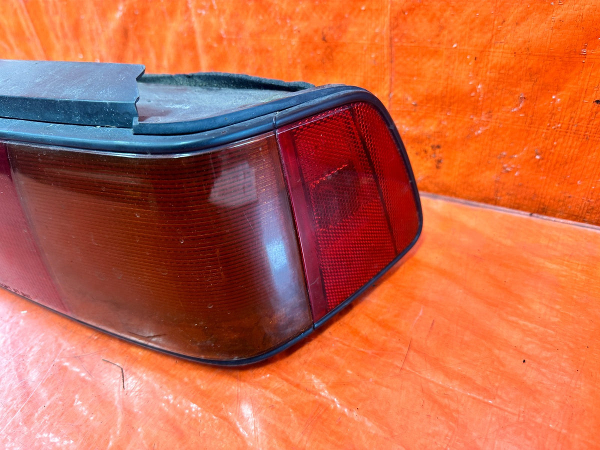 90-91 HONDA CIVIC HATCHBACK - PASSENGER RIGHT TAIL LIGHT TAIL LAMP - OEM #3171