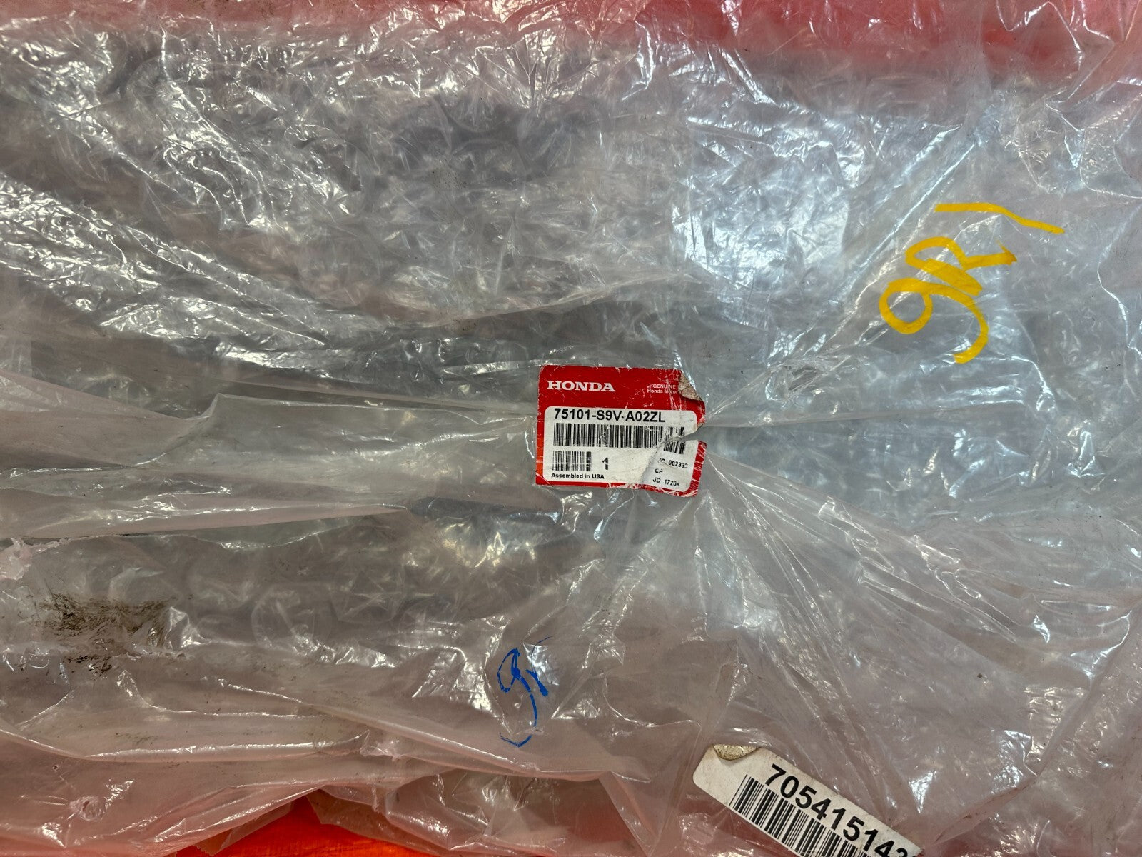 06 08 HONDA PILOT FRONT GRILLE   NEW IN THE HONDA BAG   75101 S9V A02ZL   OEM3