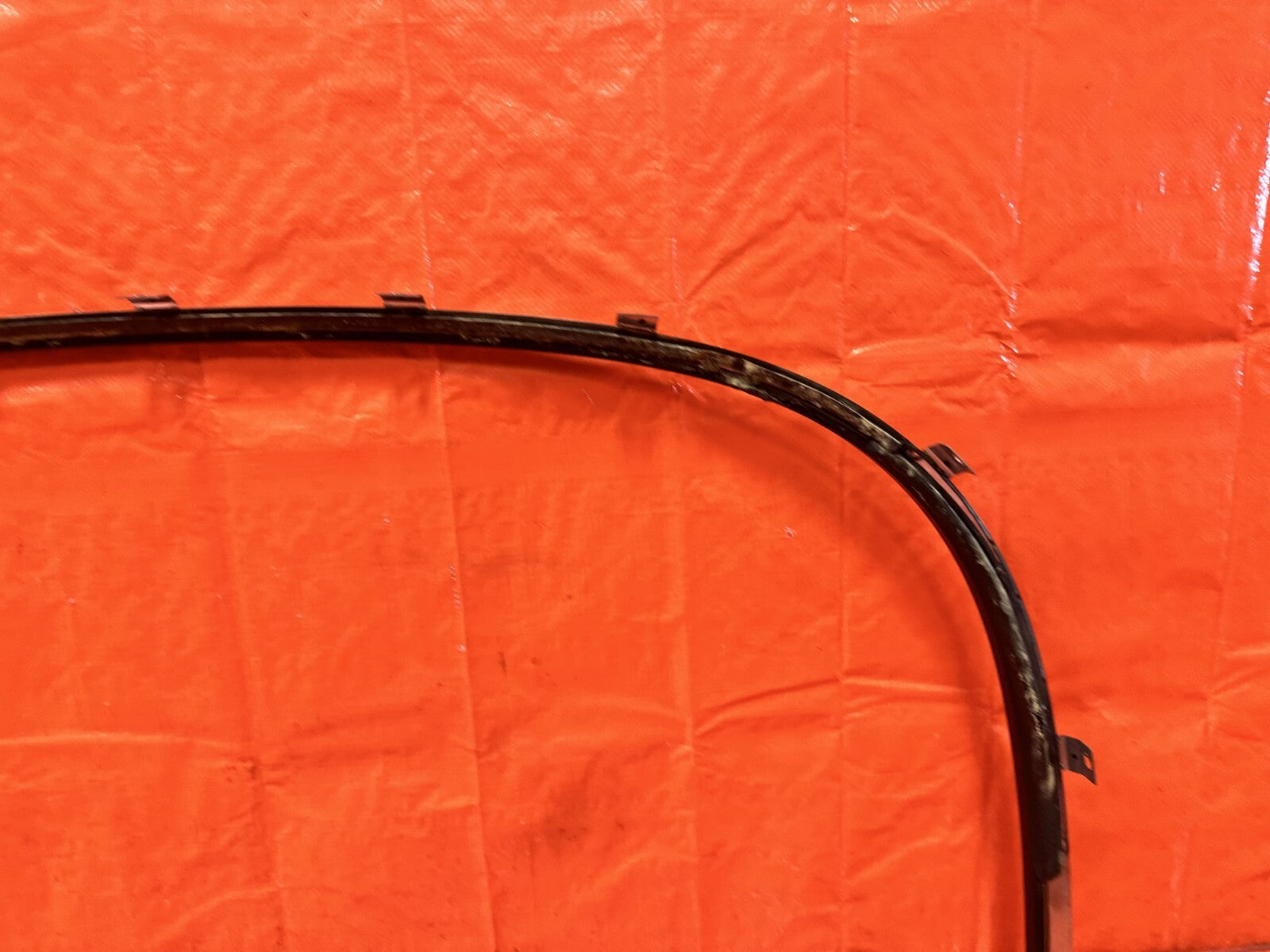 00 09 HONDA S2000   SOFT TOP MOLDING REAR RETAINER DRIP MOLDING BRACKET OEM 29012