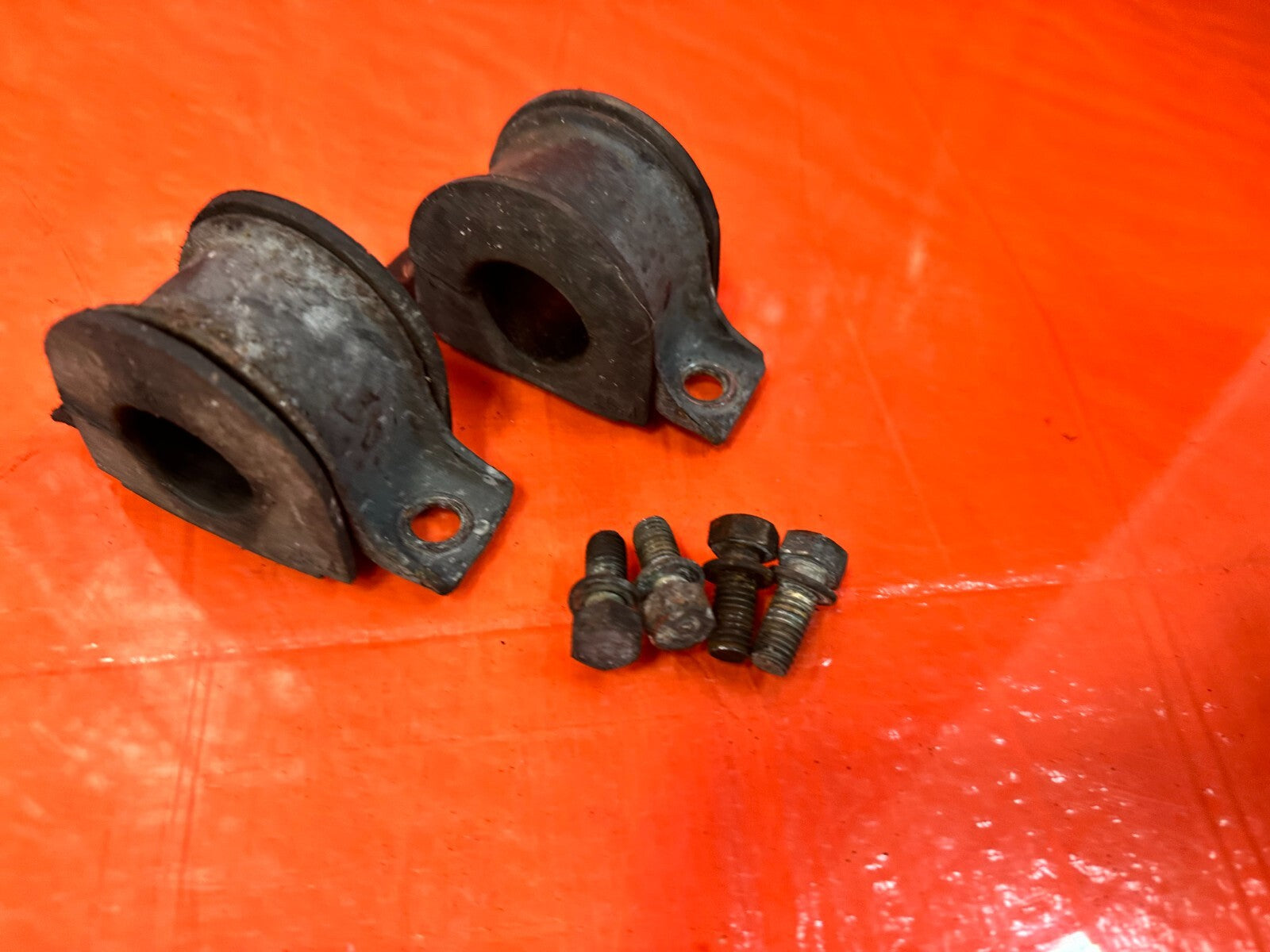 88 01 HONDA PRELUDE   FRONT SWAY BAR MOUNTING BRACKET & BUSHING SET   OEM #2735