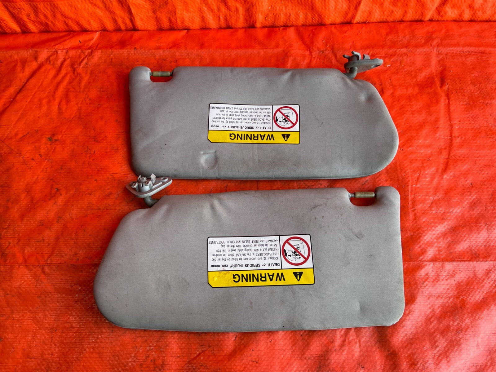 04 05 LANCER EVOLUTION EVO 8 VIII   NON SUNROOF MODEL   SUN VISOR SET LEFT RIGHT0