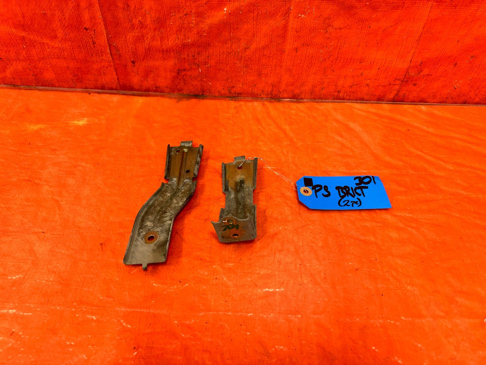 96 00 HONDA CIVIC POWER STEERING RESERVOIR TANK BOTTLE MOUNTING BRACKET OEM #3010