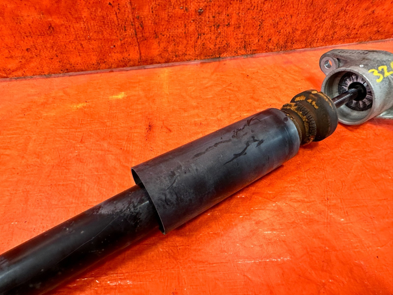 12 14 HYUNDAI GENESIS COUPE BK2 2.0L LEFT OR RIGHT REAR SHOCK   JUST 1   OEM 3255