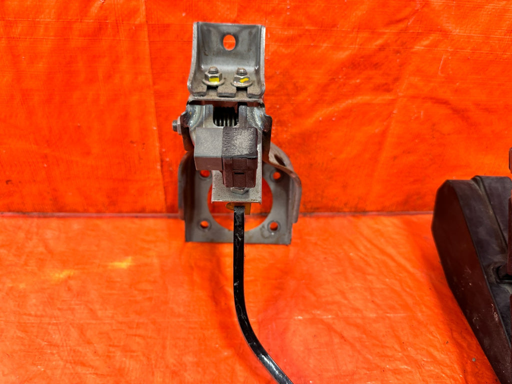 10 16 HYUNDAI GENESIS COUPE 3.8L   AUTOMATIC PEDALS GAS FUEL BRAKE OEM #2992