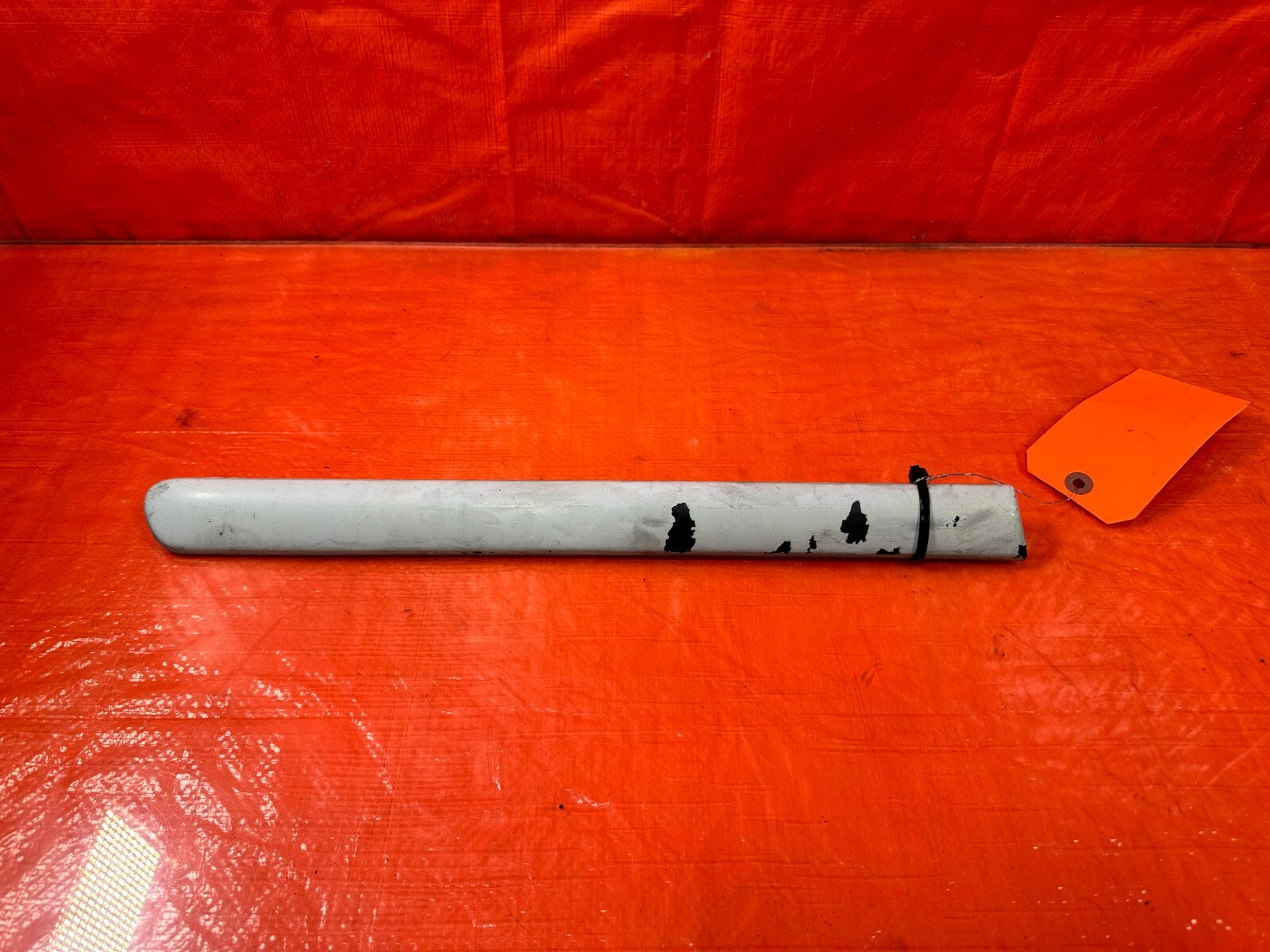 94 01 ACURA INTEGRA 2D   PASSENGER RIGHT REAR QUARTER PANEL SIDE MOLDING OEM 2810
