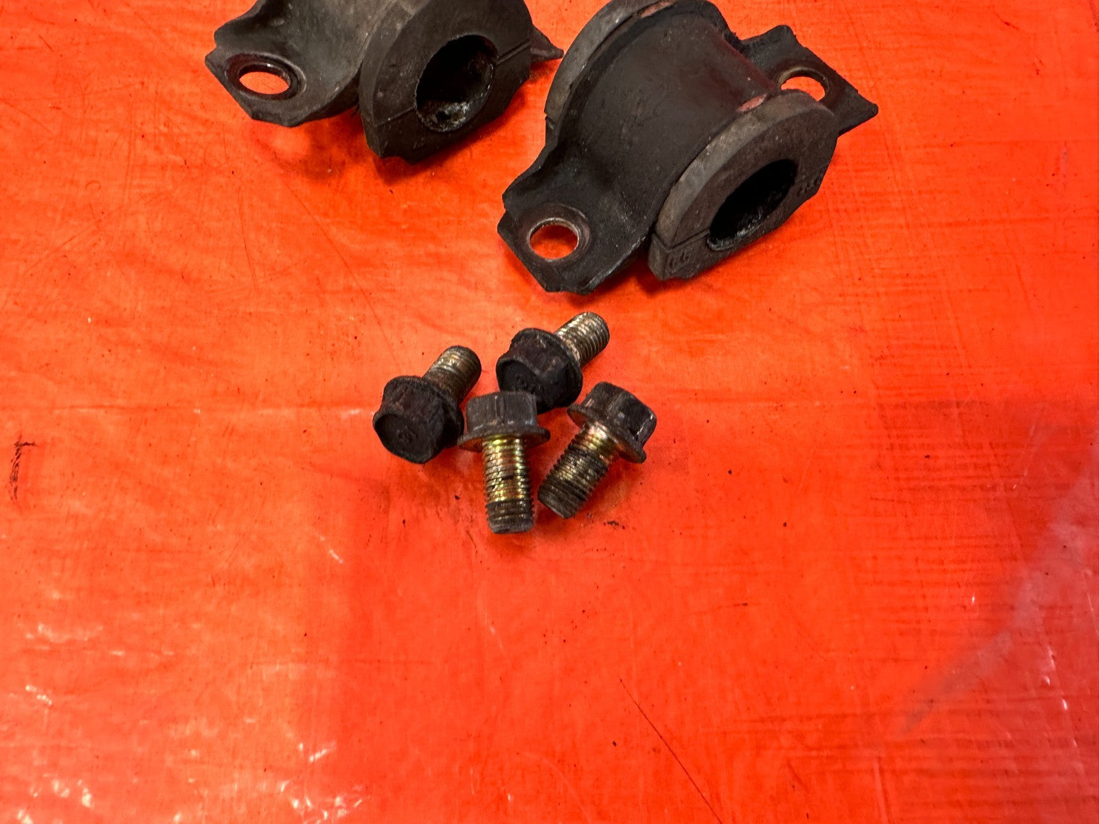 02 06 ACURA RSX TYPE S   FRONT SWAY BAR MOUNTING BRACKET & BUSHING SET OEM #3152