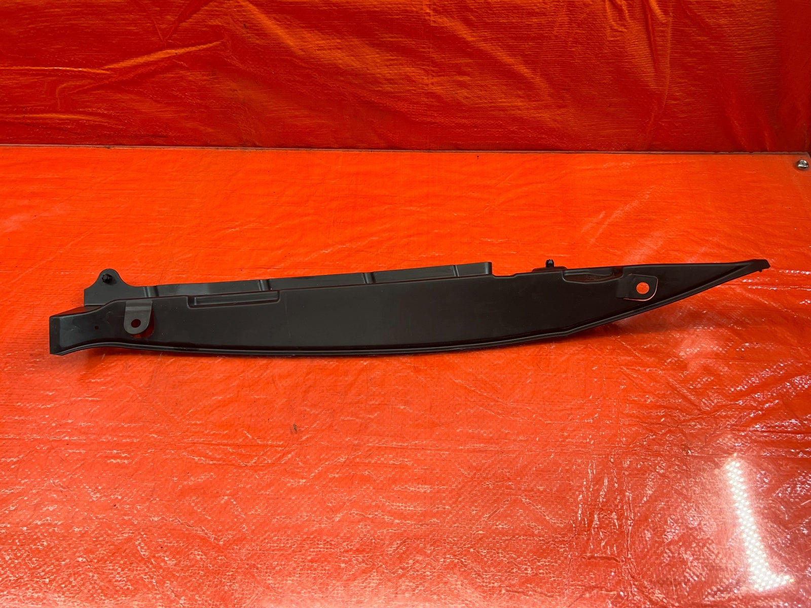 04 08 ACURA TSX   PASSENGER RIGHT   FENDER ENCLOSURE TRIM   OEM FACTORY #2090