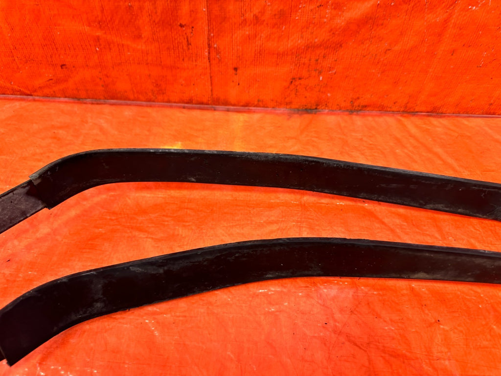 10 16 HYUNDAI GENESIS COUPE GASOLINE GAS FUEL TANK STRAP SET STRAPS SUPPORTS 2993