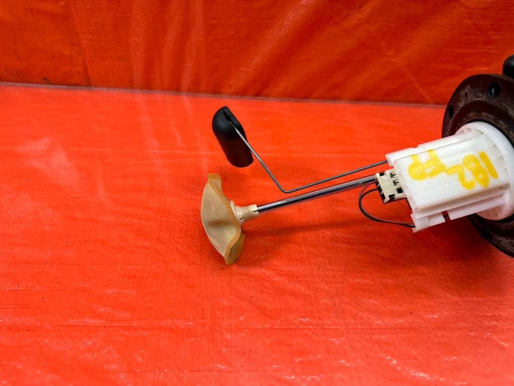 15 21 SUBARU WRX & STI   GASOLINE GAS FUEL LEVER SENSOR METER UNIT   OEM #1824