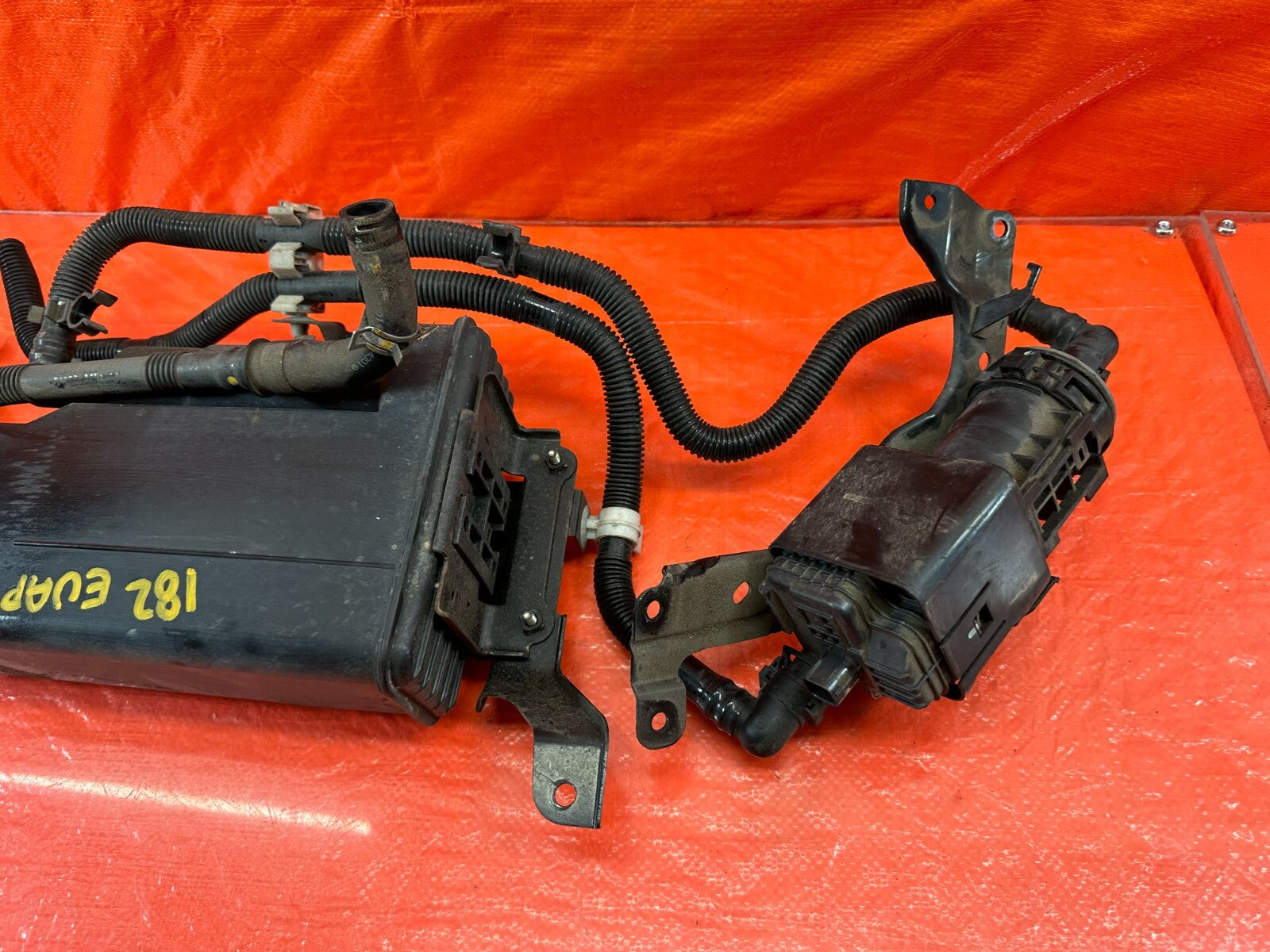 15 21 SUBARU WRX & STI   EJ257 FUEL VAPOR CHARCOAL EVAP TANK CANISTER   OEM #1826