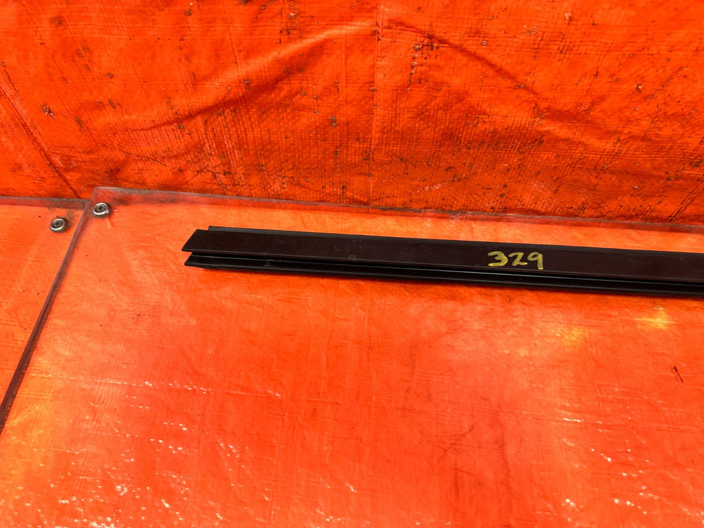 09 15 INFINITI G37 CONVERTIBLE   PASSENGER RIGHT INTERIOR WINDOW GLASS TRIM 3294