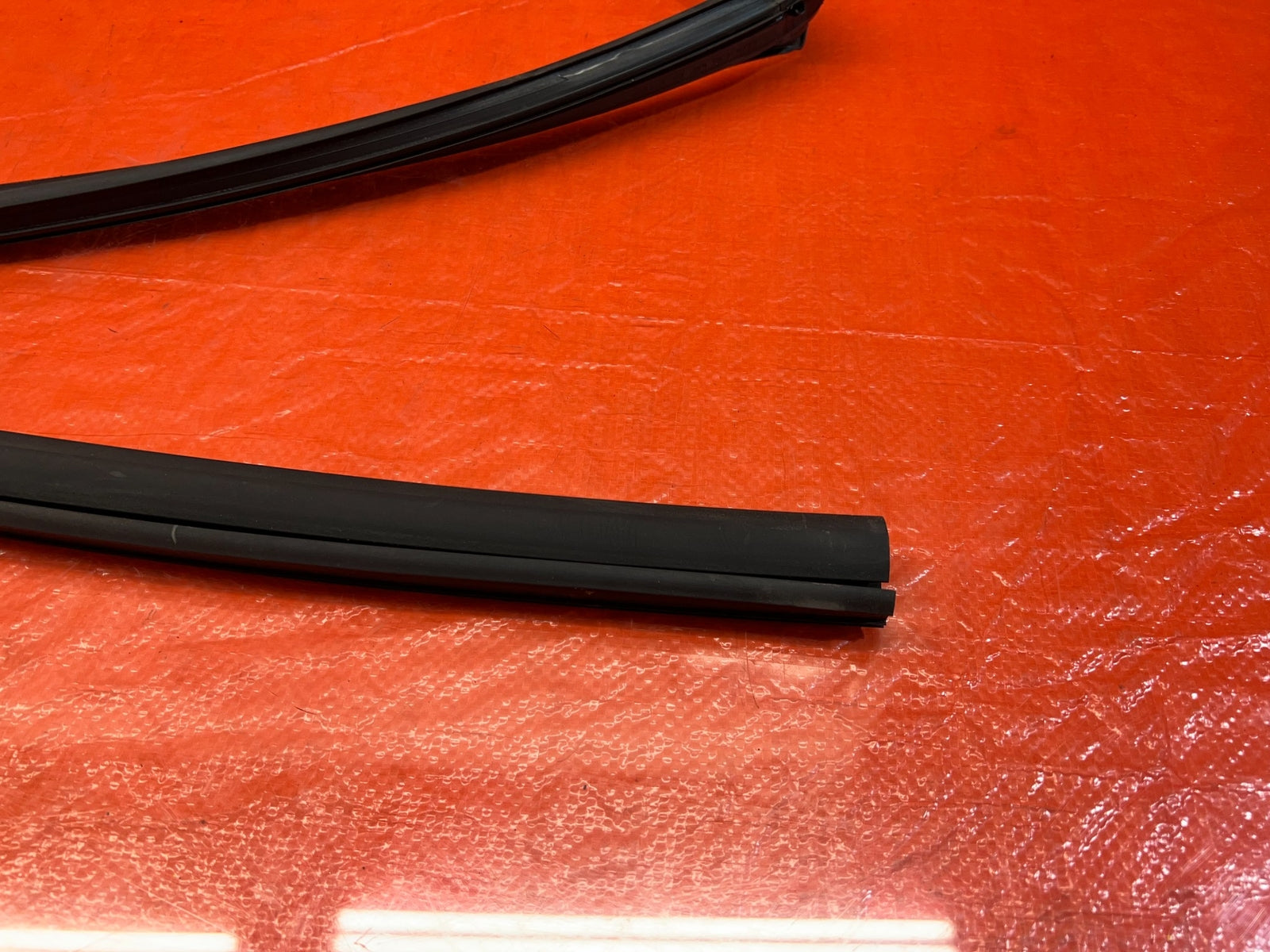 08 15 LANCER EVOLUTION X EVO 10   RIGHT FRONT WINDOW GLASS RUN CHANNEL OEM #2174