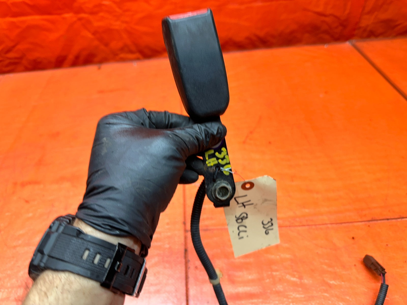 97 01 HONDA PRELUDE 2.2L DRIVER LEFT FRONT SEAT BELT BUCKLE RECEIVER CLIP #3367