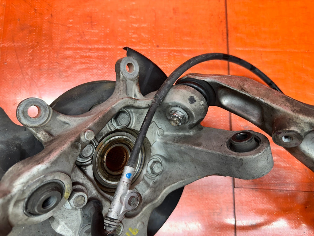 03-08 NISSAN 350Z RIGHT REAR SPINDLE KNUCKLE HUB WITH CONTROL ARMS OEM #34612