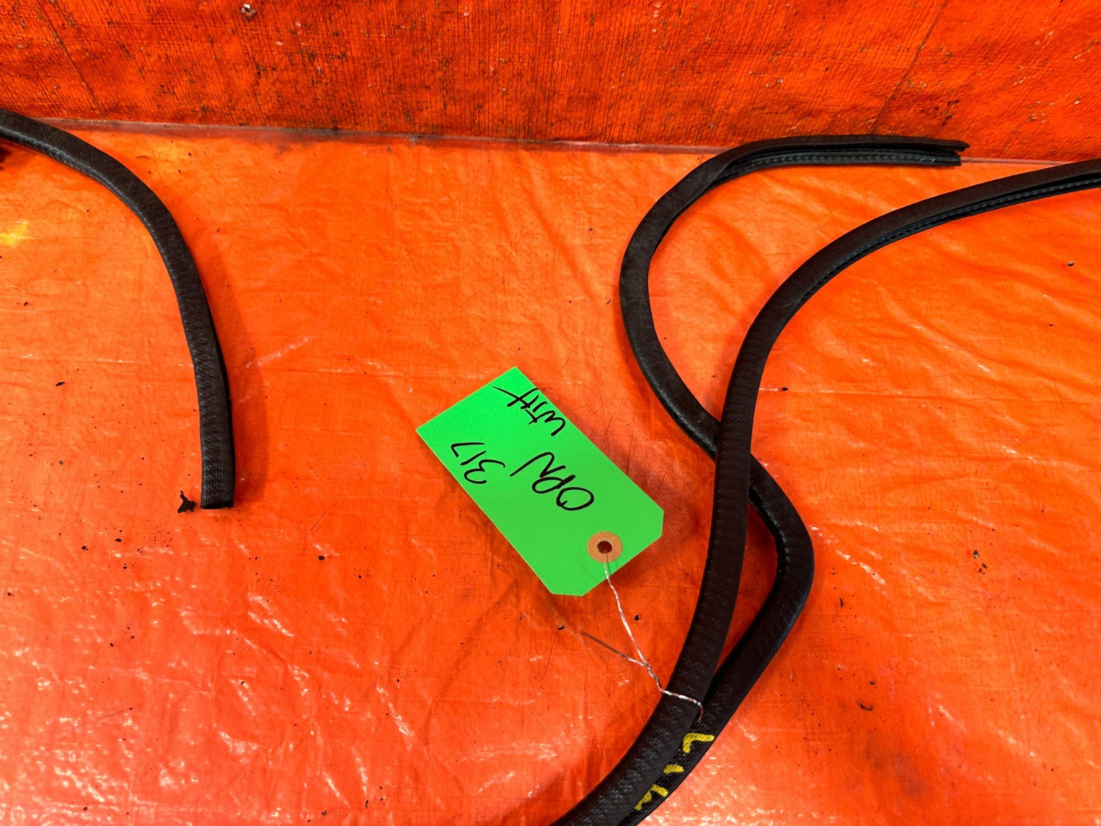 90 91 HONDA CIVIC HATCHBACK   CHASSIS TO DOOR OPEN TRIM WEATHER STRIP LEFT RIGHT8
