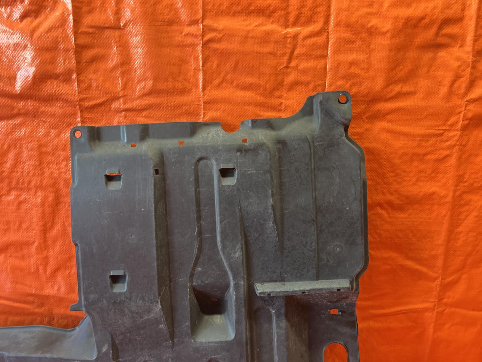 06 11 CIVIC 4D SEDAN   MID FLOOR COVER PLASTIC TRIM SHROUD   OEM #1514