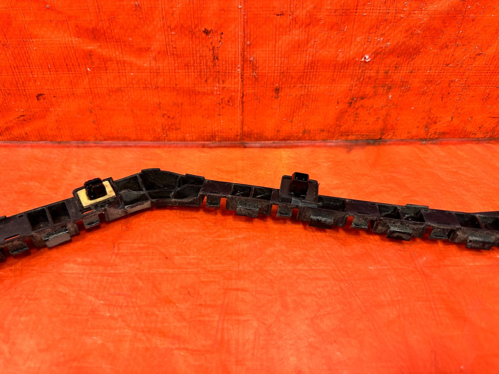 09 14 ACURA TSX   PASSENGER RIGHT REAR BUMPER RETAINER BRACKET CLIP   OEM #3052