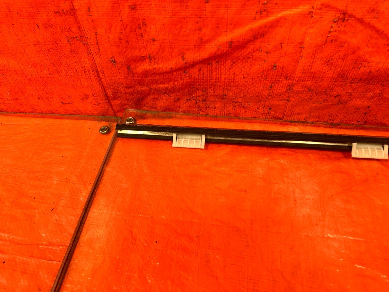 02 05 HONDA CIVIC SI EP3 HATCH   RIGHT FRONT EXTERIOR WINDOW GLASS TRIM OEM #2135