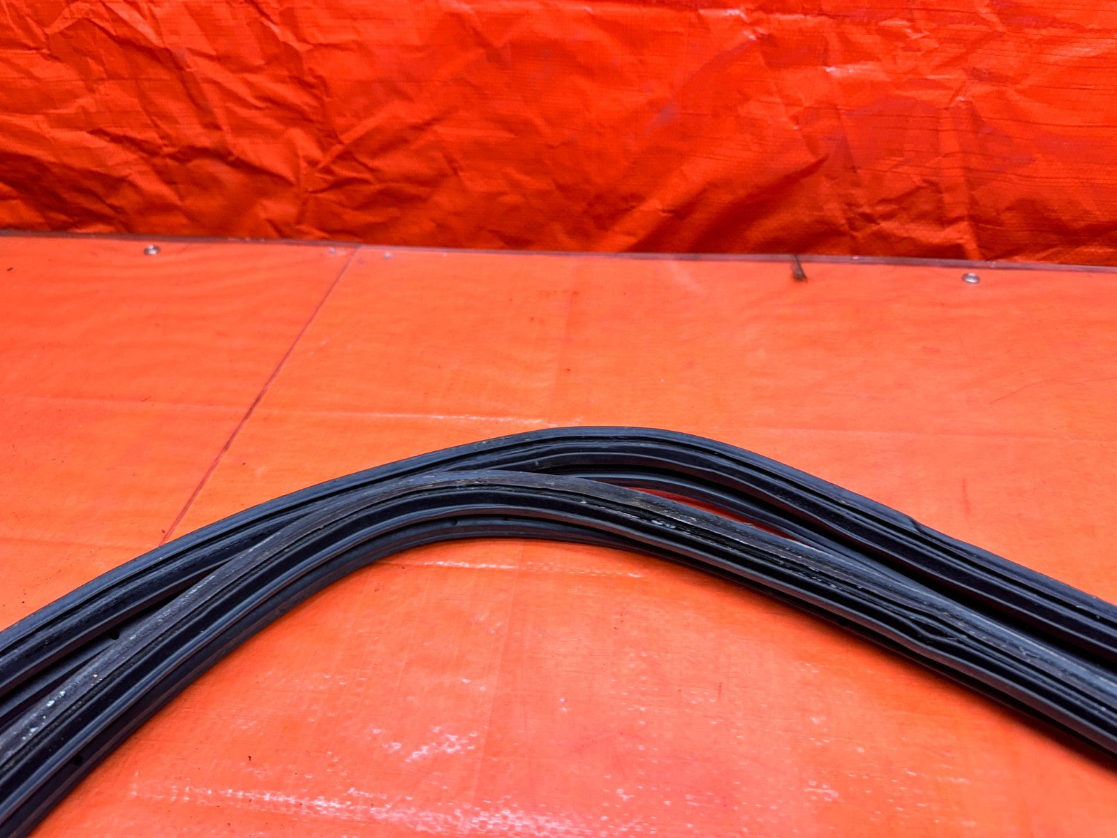 94 01 ACURA INTEGRA 2D REAR HATCH TRUNK WEATHERSTRIP SEAL OEM #3318