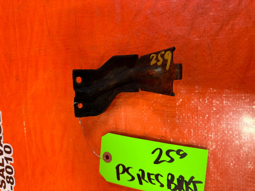 97 01 HONDA PRELUDE   POWER STEERING RESERVOIR TANK BOTTLE BRACKET   OEM #2598