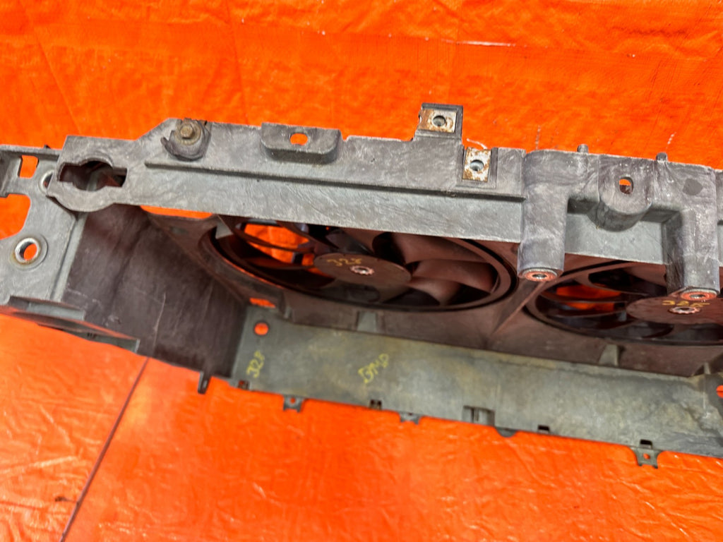 08 15 INFINITI G37 & Q60   2D COUPE   RADIATOR SUPPORT W/ COOLING FANS OEM #3289