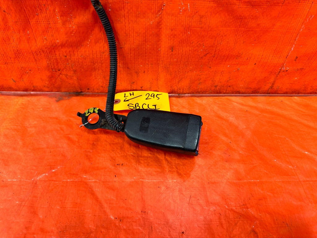 93 97 HONDA DEL SOL   SEAT BELT BUCKLE CLIP   DRIVER LEFT FRONT   OEM #2953