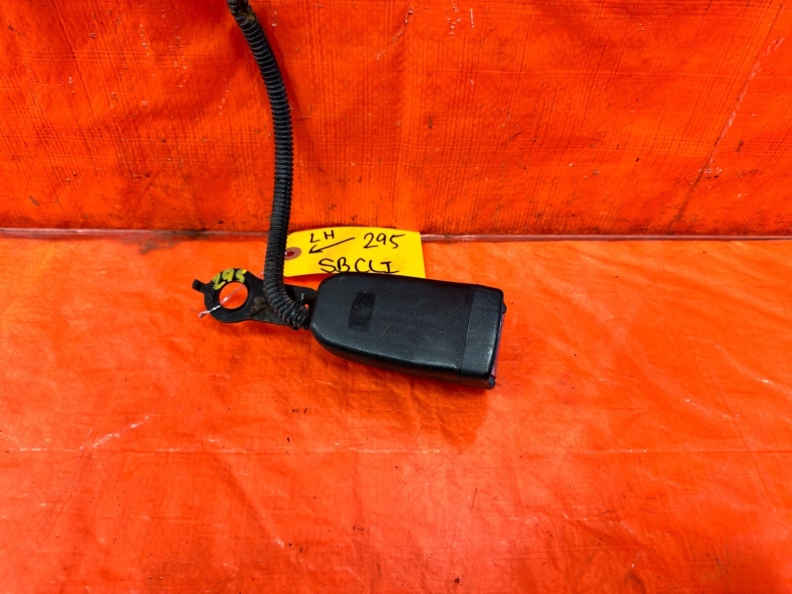 93 97 HONDA DEL SOL   SEAT BELT BUCKLE CLIP   DRIVER LEFT FRONT   OEM #2953