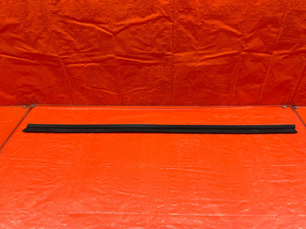 08 15 INFINITI G37 & Q60   DRIVER LEFT DOOR TRIM SEAL GASKET   80839 JL00A #1904