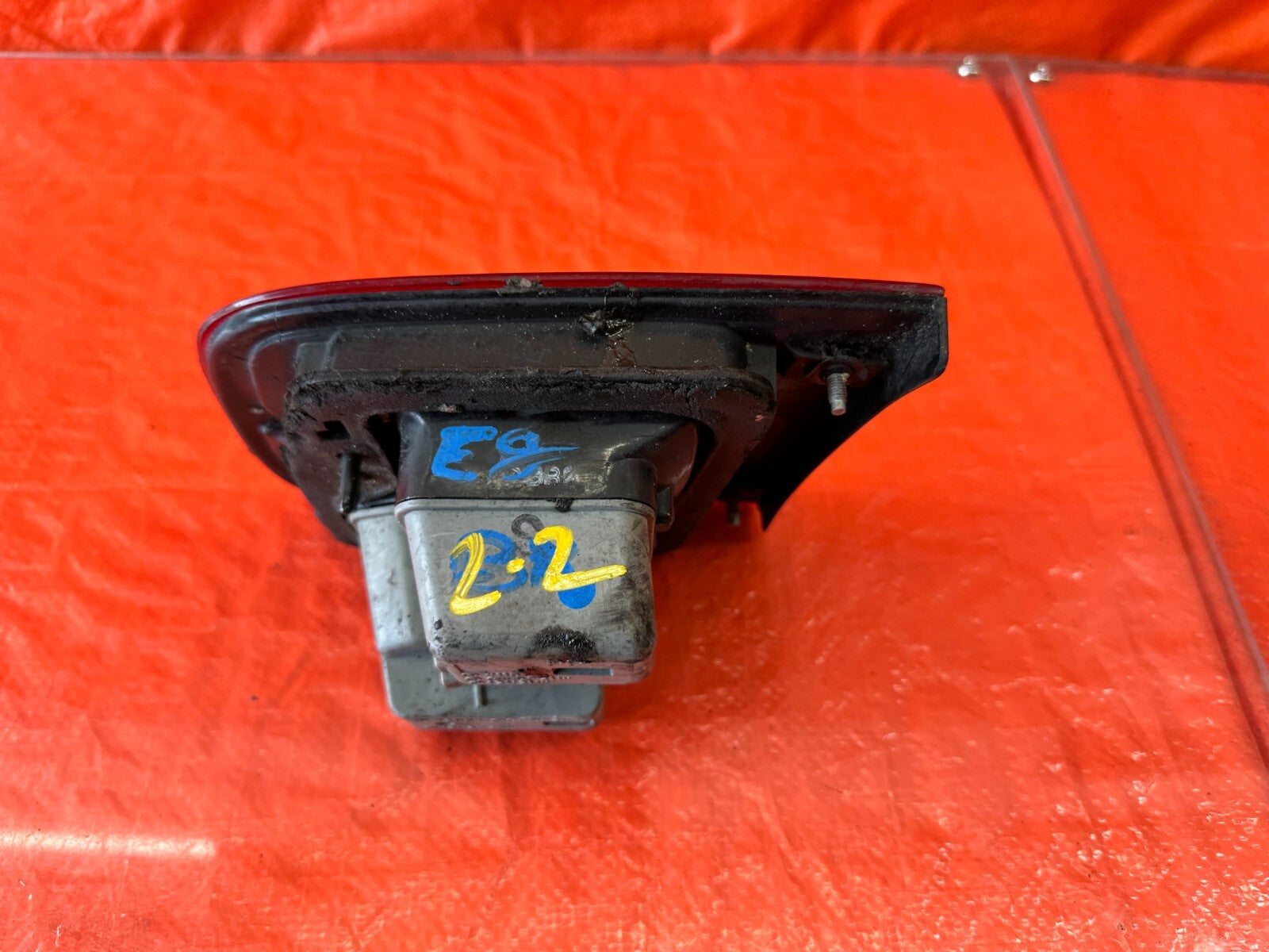 92 95 HONDA CIVIC   COUPE & SEDAN DRIVER LEFT TRUNK INNER TAIL LIGHT LAMP  OEM7