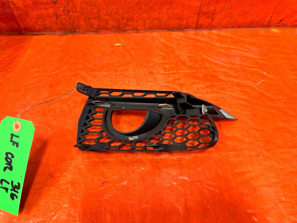 14 17 INFINITI Q50   LEFT FOG LIGHT TRIM   OEM 3162