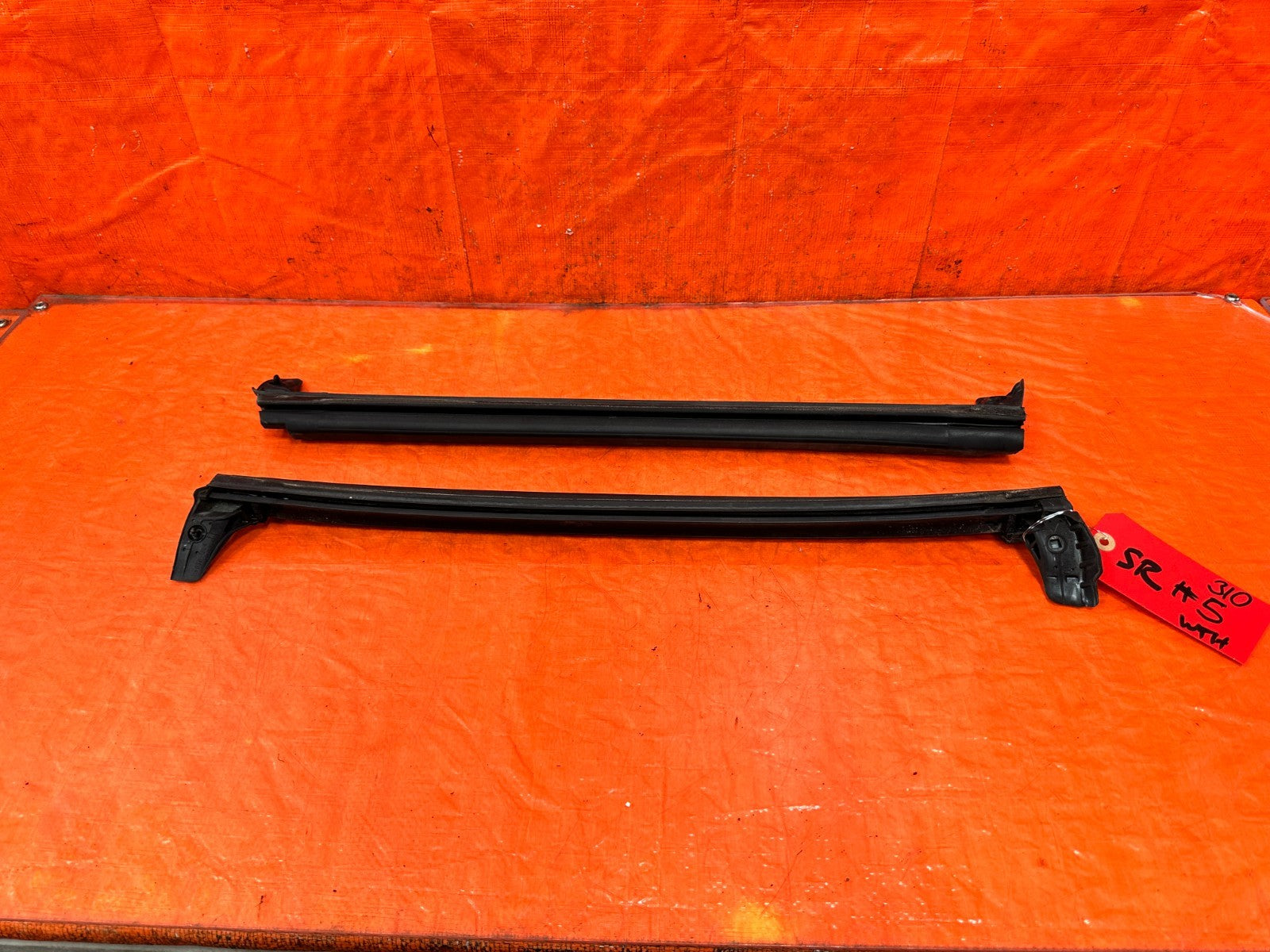 INFINITI G37 CONVERTIBLE REAR CONVERTIBLE TOP WEATHER STRIP RUBBER GASKET 310 40