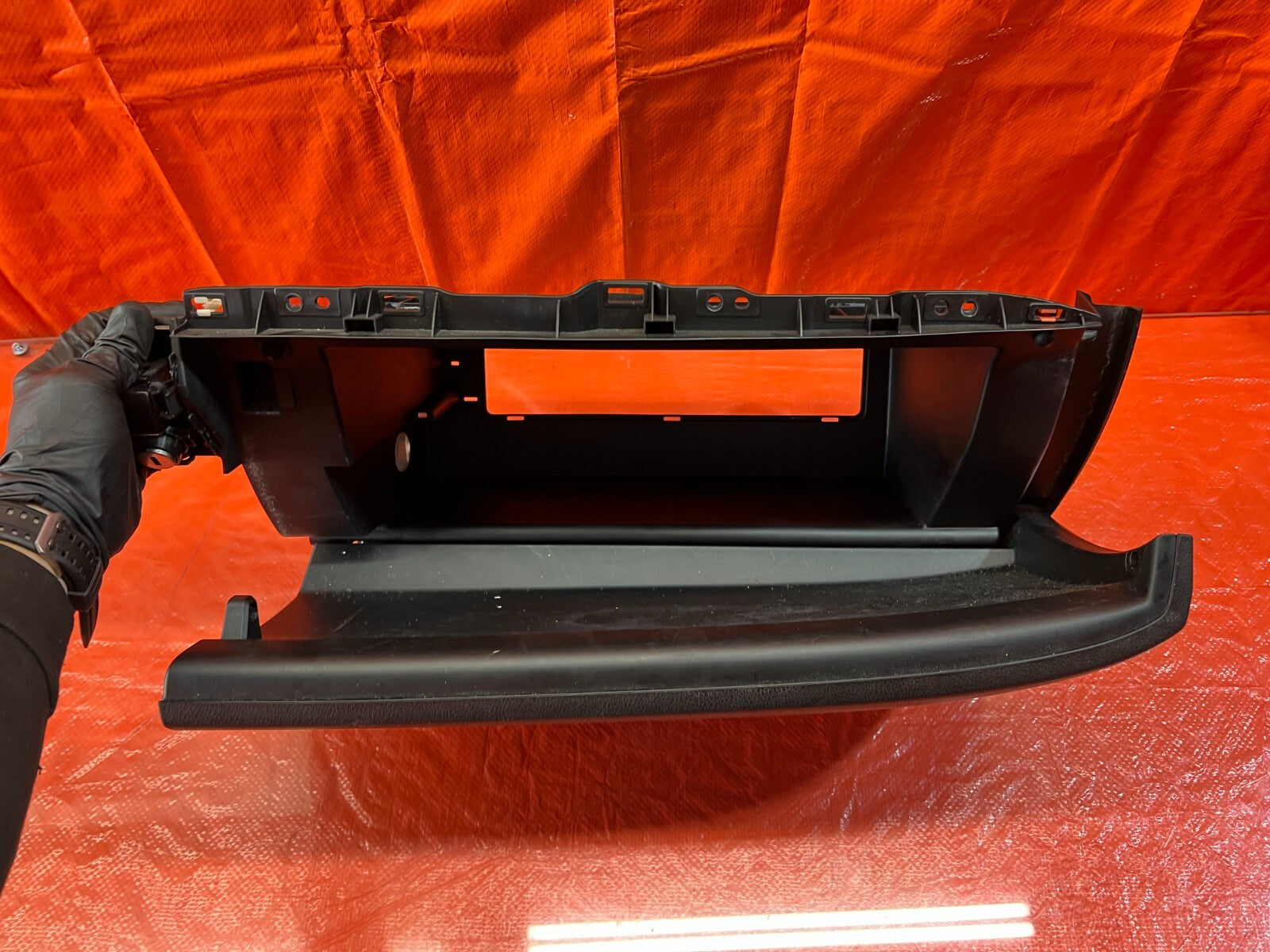 13 15 ACURA RDX   GLOVE BOX   BLACK IN COLOR   OEM #1537