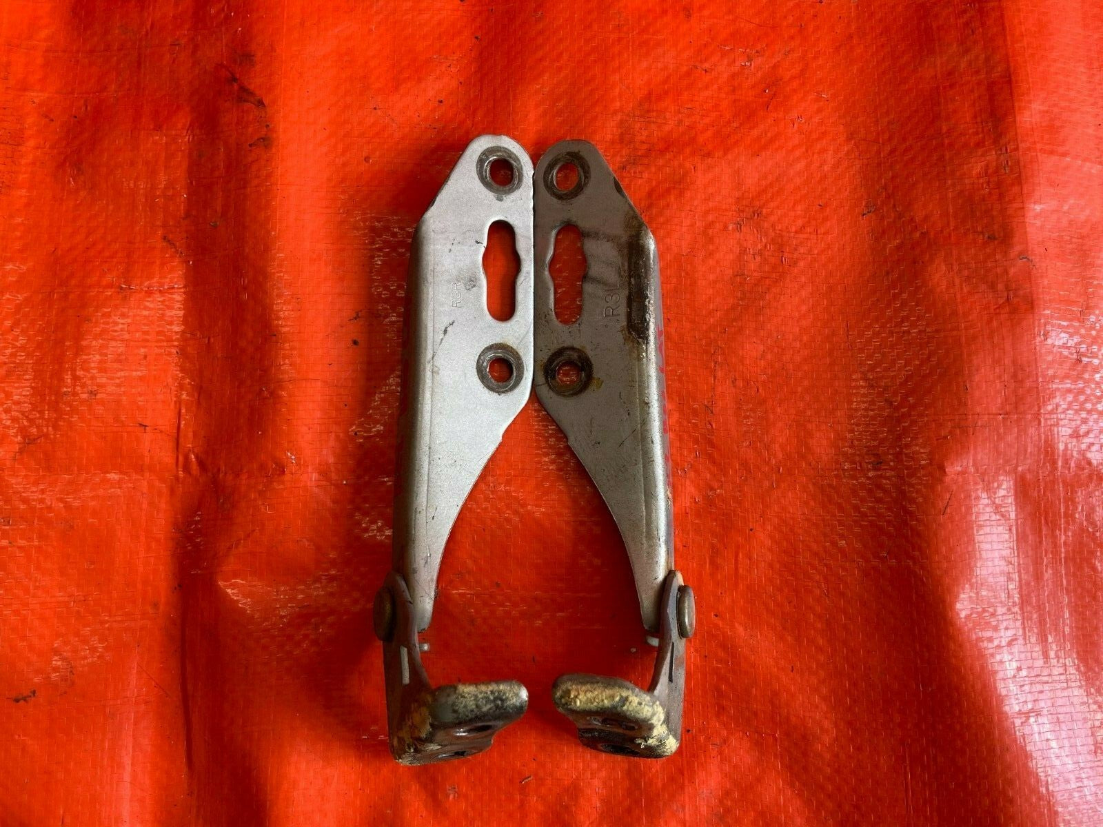 98   01 ACURA INTEGRA 2 DOOR   HOOD HINGE SET DRIVER LEFT PASSENGER RIGHT OEM OE0