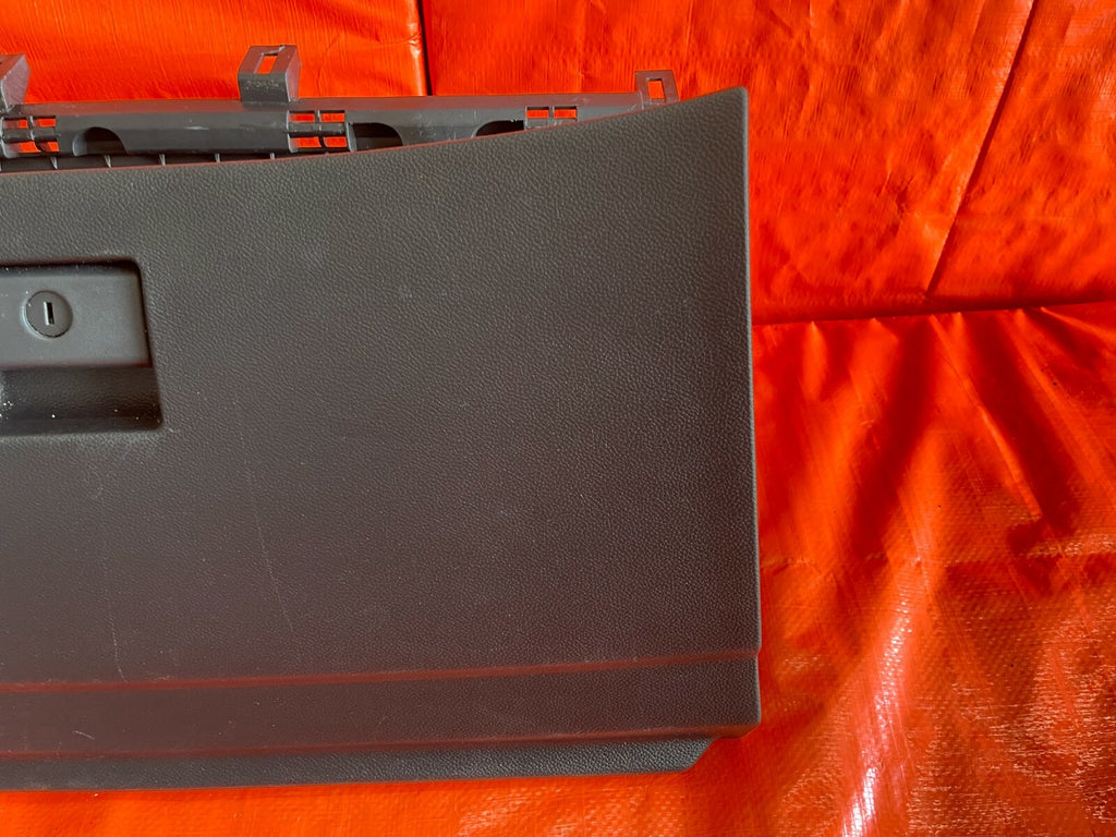 08 13 INFINITI G37 SPORT S 2D COUPE   GLOVE BOX   BLACK COLOR   OEM OE FACTORY3