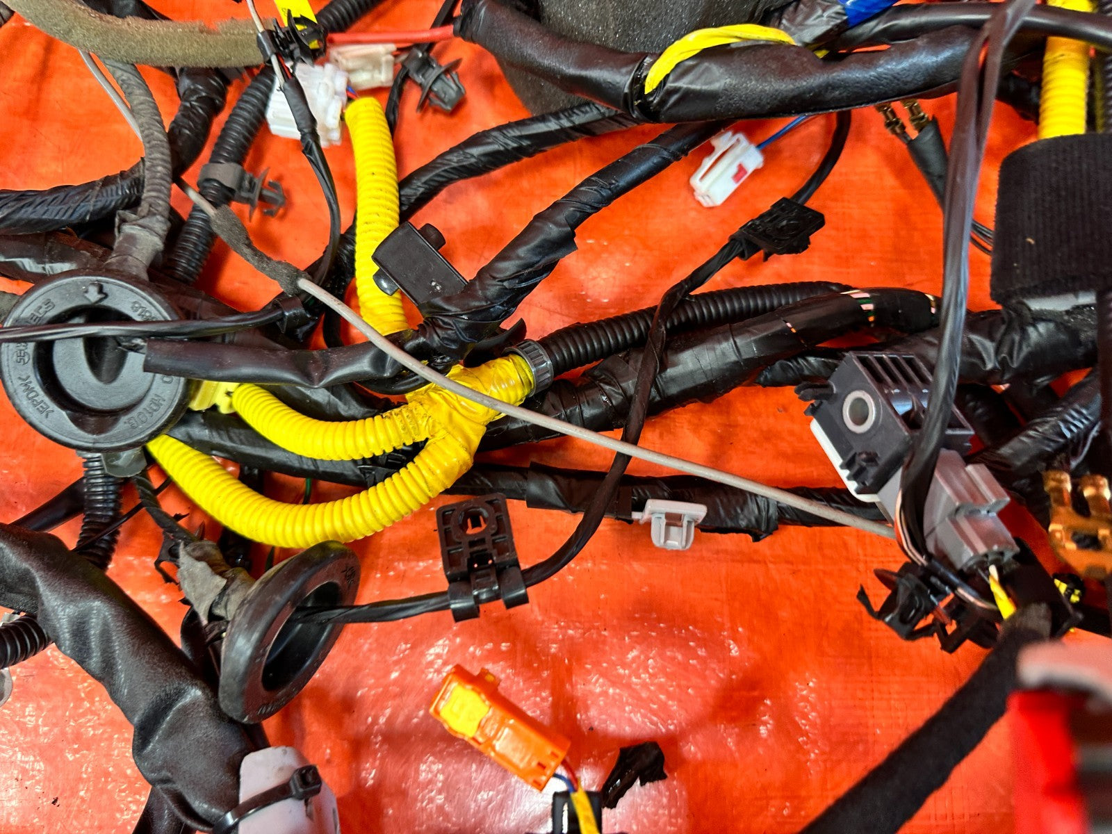 2016 16 HYUNDAI GENESIS COUPE 3.8L   INTERIOR FLOOR WIRE HARNESS WIRING LOOM 30211