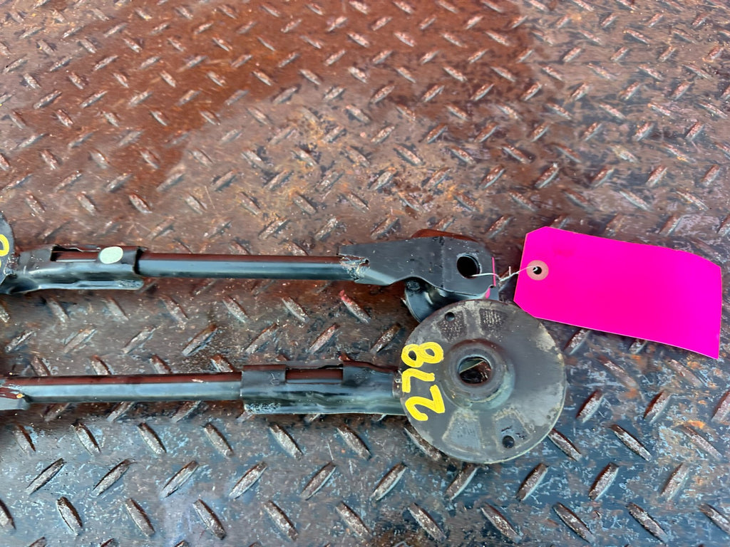 2013 13 INFINITI G37 S CONVERTIBLE   LEFT AND RIGHT REAR SUBFRAME BRACE BRACKET8