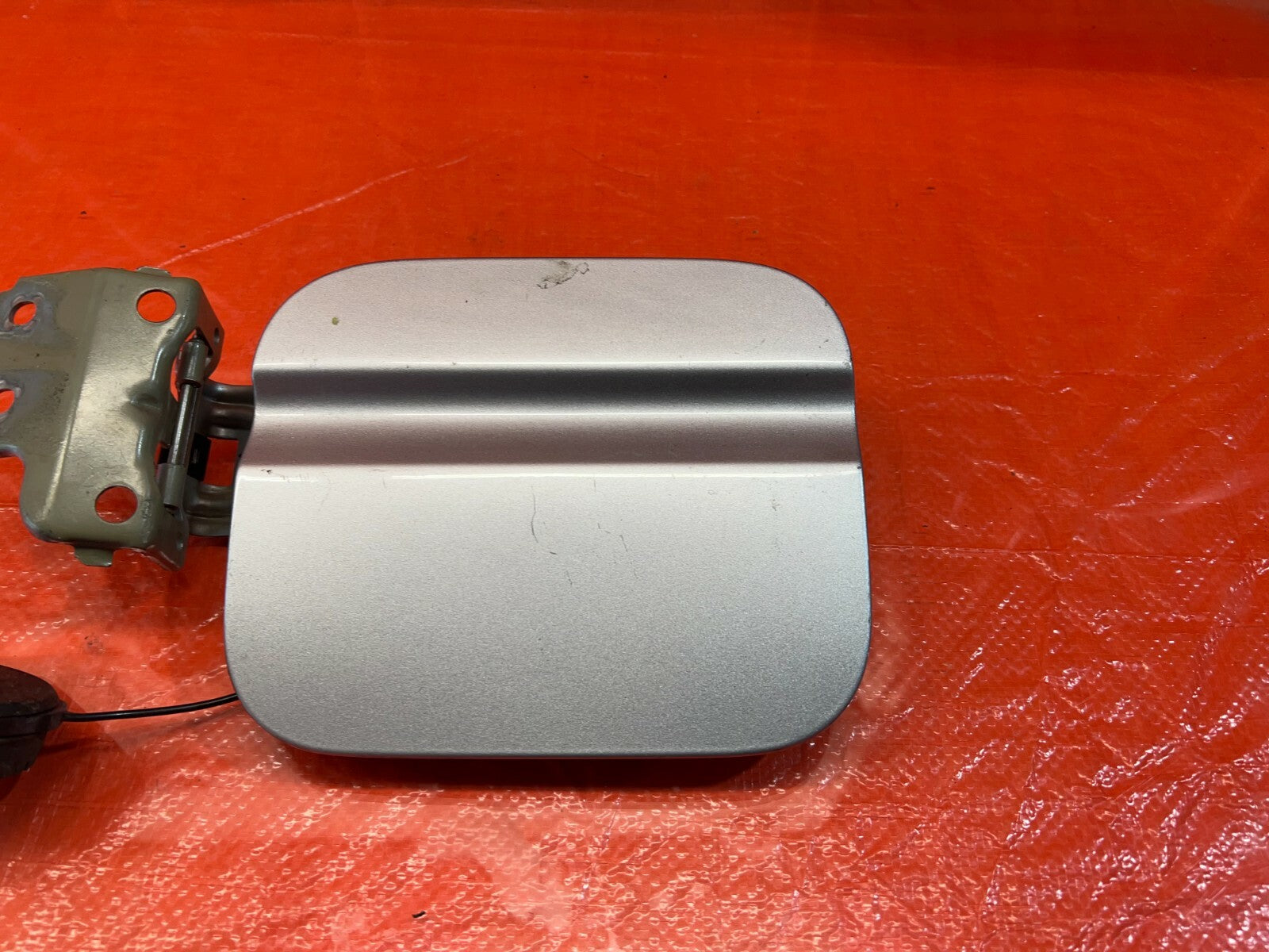 04 08 ACURA TL   FUEL LID / GAS CAP COVER SILVER COLOR   OEM FACTORY #1063