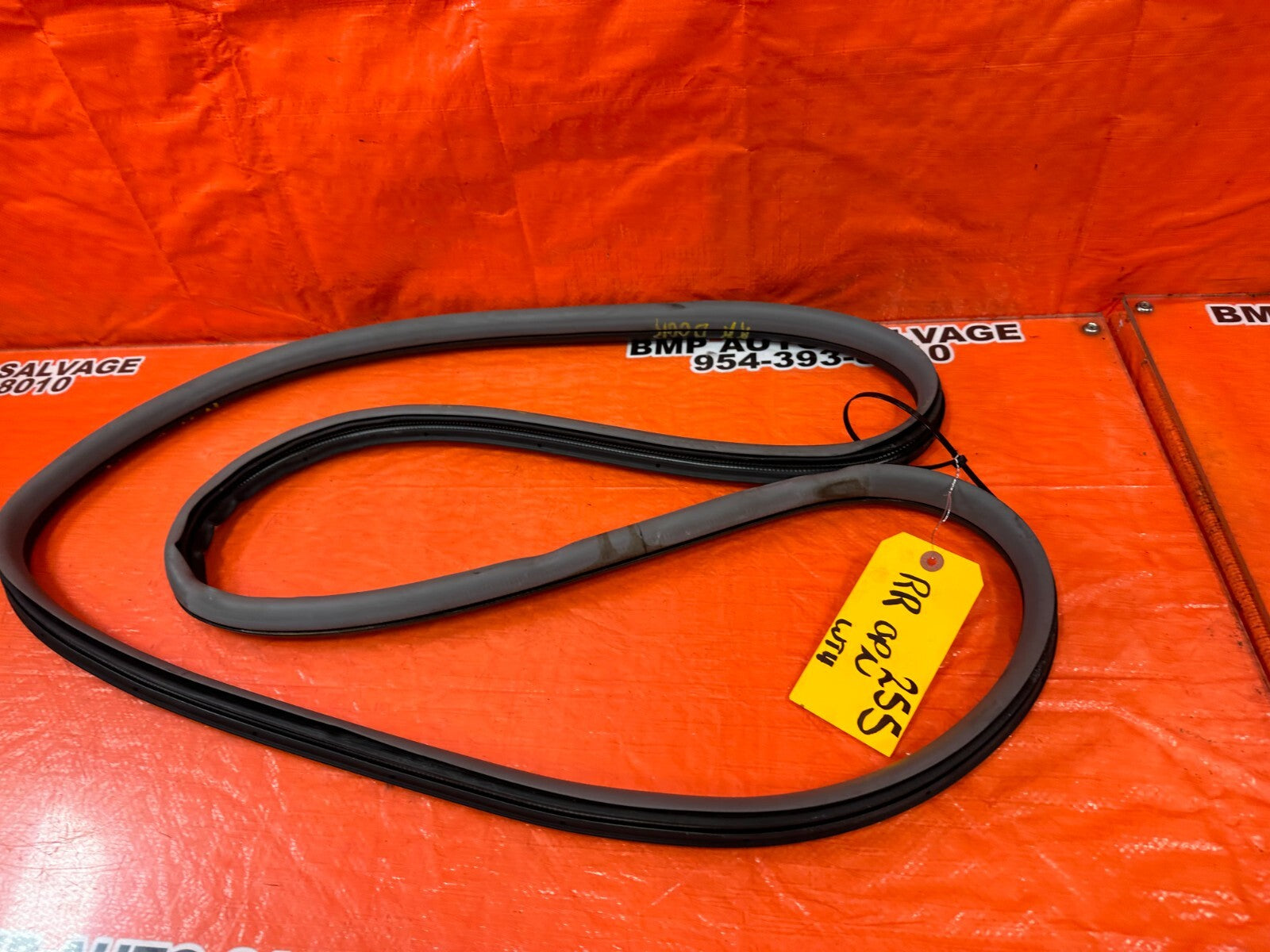 04 05 ACURA TSX   PASSENGER RIGHT REAR OPEN TRIM   BLACK AND GRAY   OEM #2555