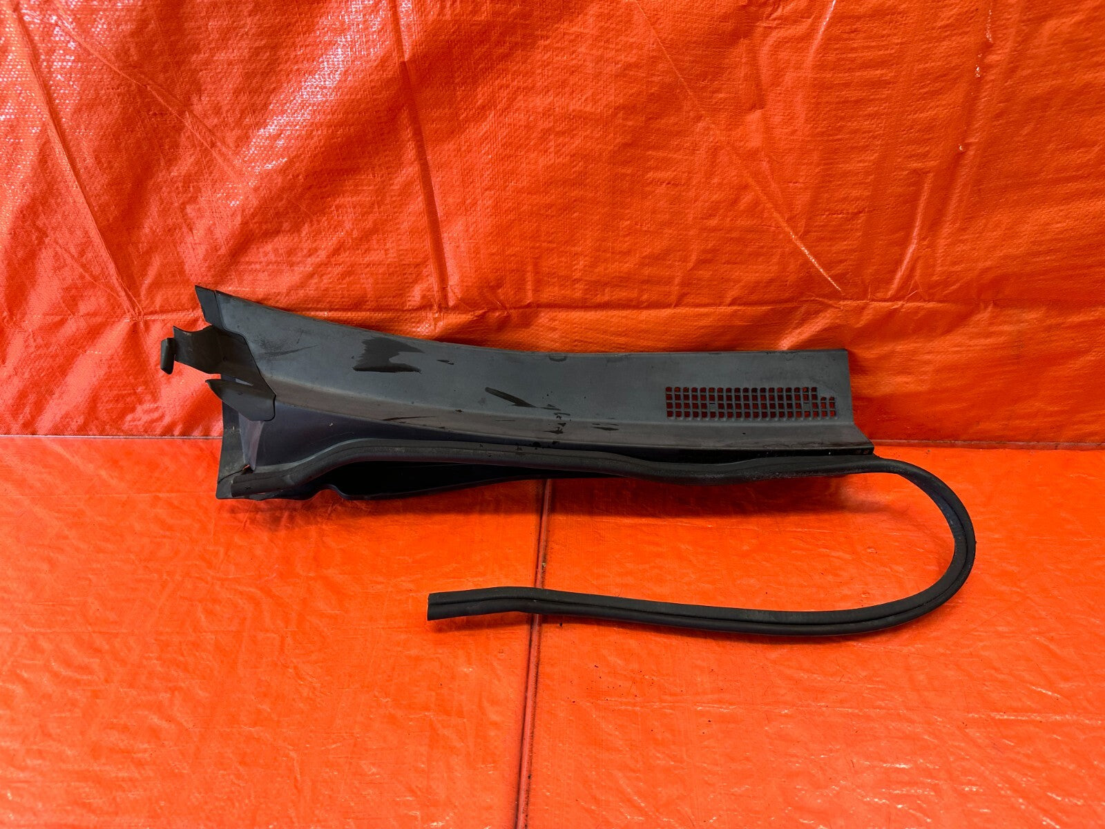 02 05 HONDA CIVIC SI EP3 HATCH   WIPER COWL TRIM   PASSENGER RIGHT SIDE OEM #2160