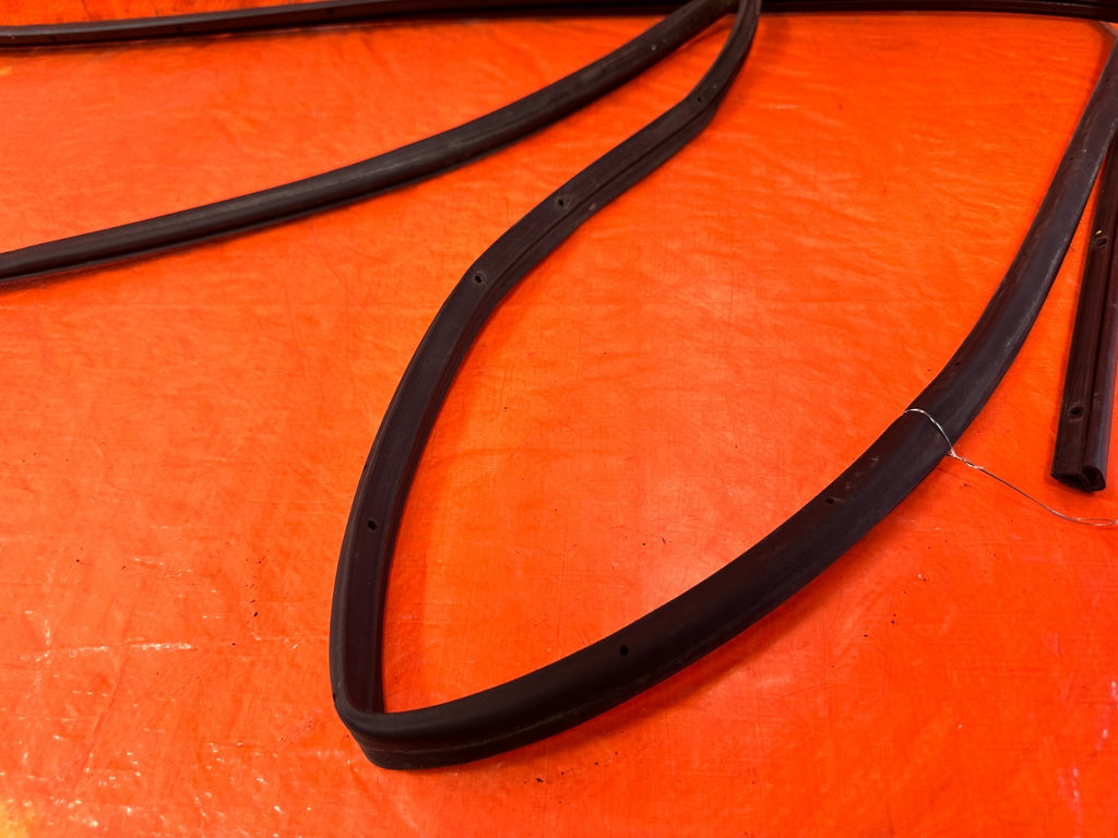 04-08 ACURA TSX - DRIVER LEFT REAR DOOR WEATHER STRIP TRIM SEAL GASKET OEM 3041