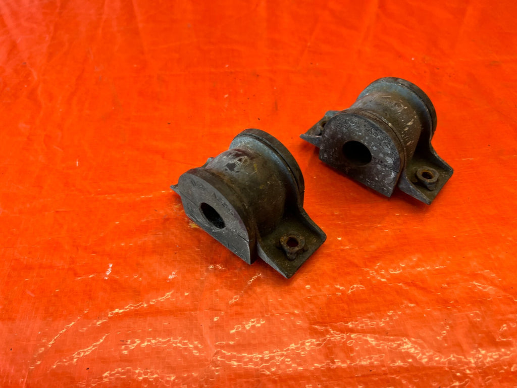 09 14 ACURA TSX   SWAY BAR MOUNTING BRACKET SET LEFT RIGHT BRACKETS   OEM #1585