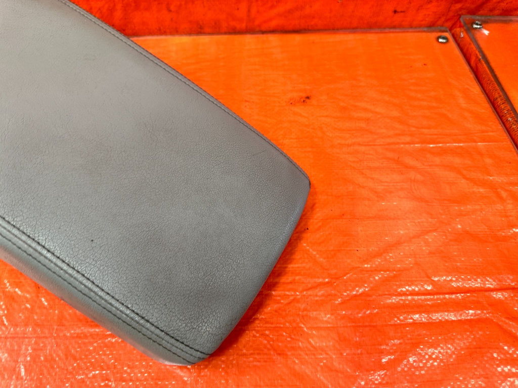 09 14 ACURA TSX   ARM REST / CENTER CONSOLE STORAGE COMPARTMENT   GRAY OEM #3212