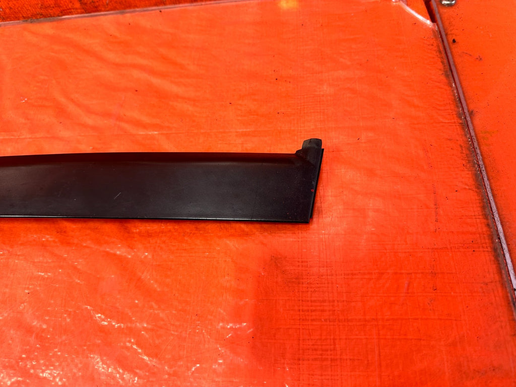 96 00 HONDA CIVIC COUPE   PASSENGER RIGHT FRONT DOOR SASH TRIM MOLDING   OEM 3191