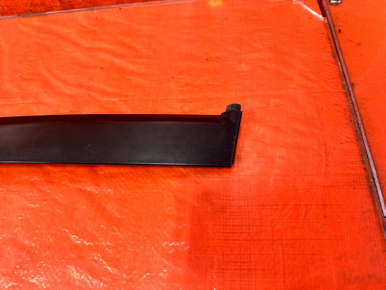 96 00 HONDA CIVIC COUPE   PASSENGER RIGHT FRONT DOOR SASH TRIM MOLDING   OEM 3191