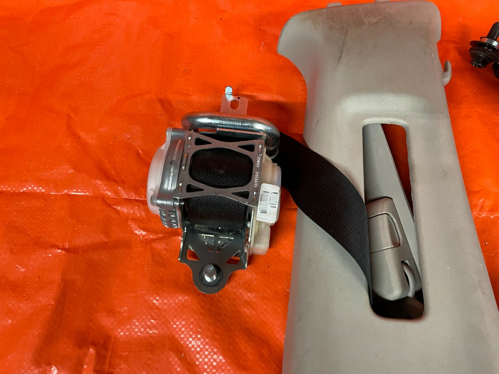 16 18 HONDA CIVIC   SEDAN MODEL   PASSENGER RIGHT FRONT SEAT SAFETY BELT OEM OE1